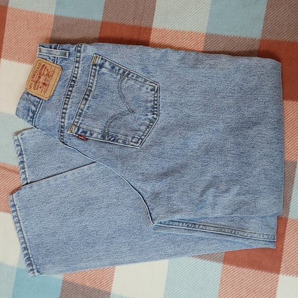 Levi's Denim - Levis 550 Relaxed Tapered Leg Size 10M Mom Jeans